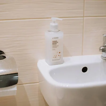 Modern | 6 Guests, Parking/tram