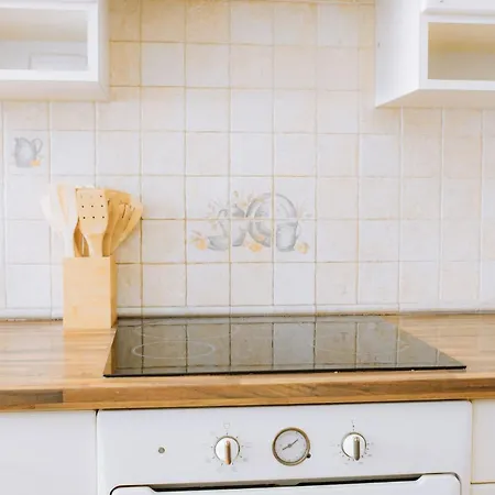 Modern | 6 Guests, Parking/tram Apartamento *