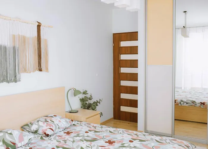 Modern | 6 Guests, Parking/tram *