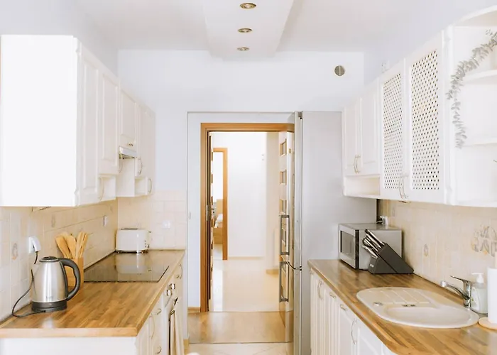 Modern | 6 Guests, Parking/tram Appartement Krakau