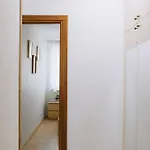 Modern | 6 Guests, Parking/tram