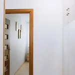 Modern | 6 Guests, Parking/tram Lägenhet Kraków