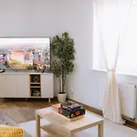 Modern | 6 Guests, Parking/tram *