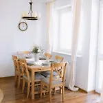 Modern | 6 Guests, Parking/tram * كراكوفيا