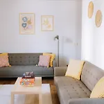 Modern | 6 Guests, Parking/tram
