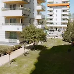 Lägenhet Modern | 6 Guests, Parking/tram