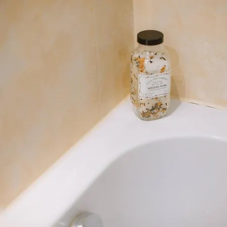 Apartment Modern | 6 Guests, Parking/tram *