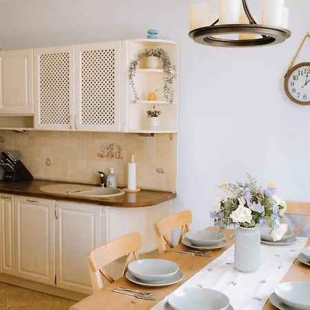 Modern | 6 Guests, Parking/tram