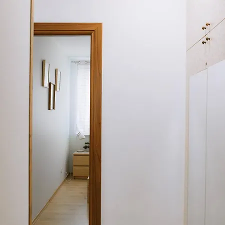 Modern | 6 Guests, Parking/tram