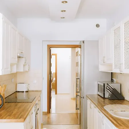Modern | 6 Guests, Parking/tram Appartement Cracovie
