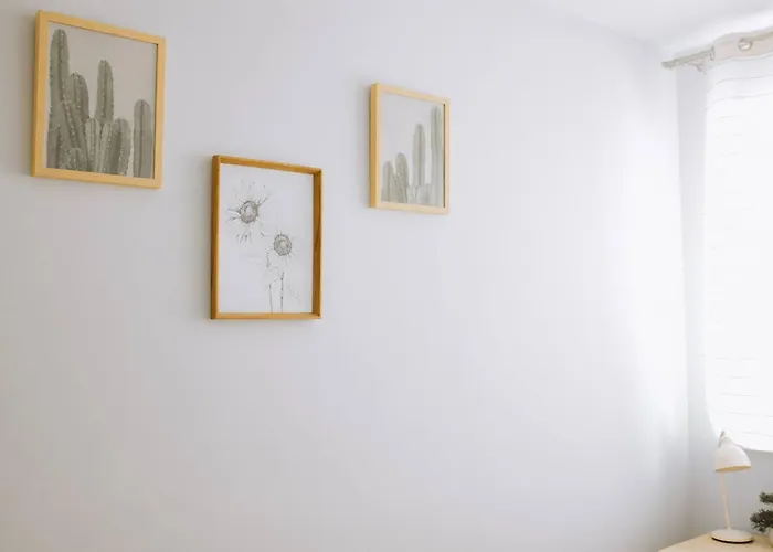 Modern | 6 Guests, Parking/tram