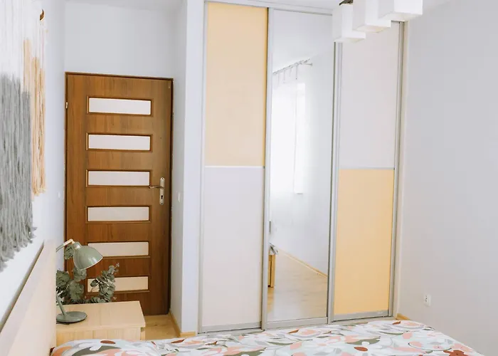 Modern | 6 Guests, Parking/tram