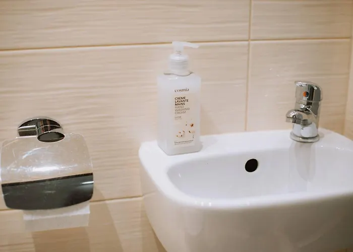 Modern | 6 Guests, Parking/tram