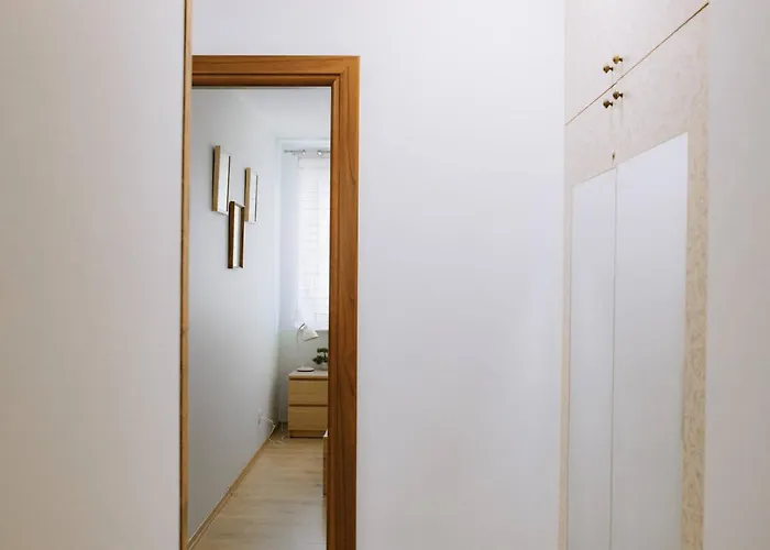 Modern | 6 Guests, Parking/tram