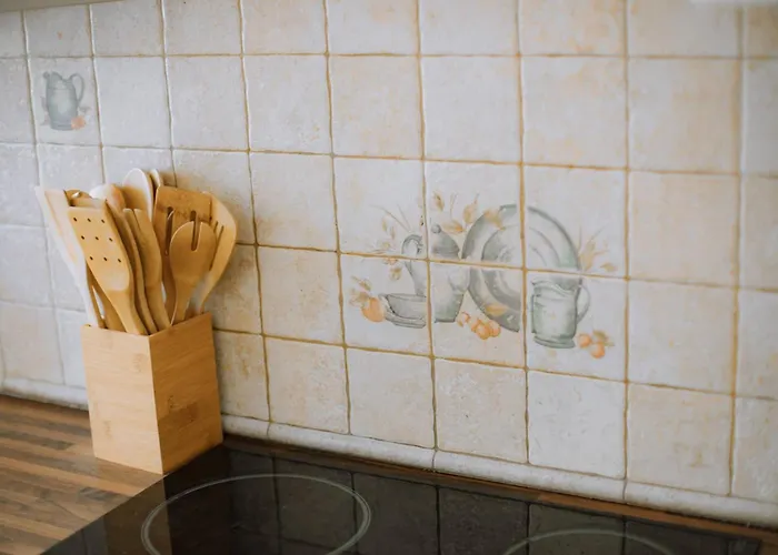 Modern | 6 Guests, Parking/tram *