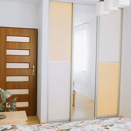 Modern | 6 Guests, Parking/tram